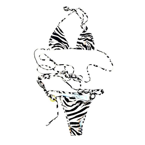 Public desire- 2 pc bikini in black and white - Picture 2 of 4